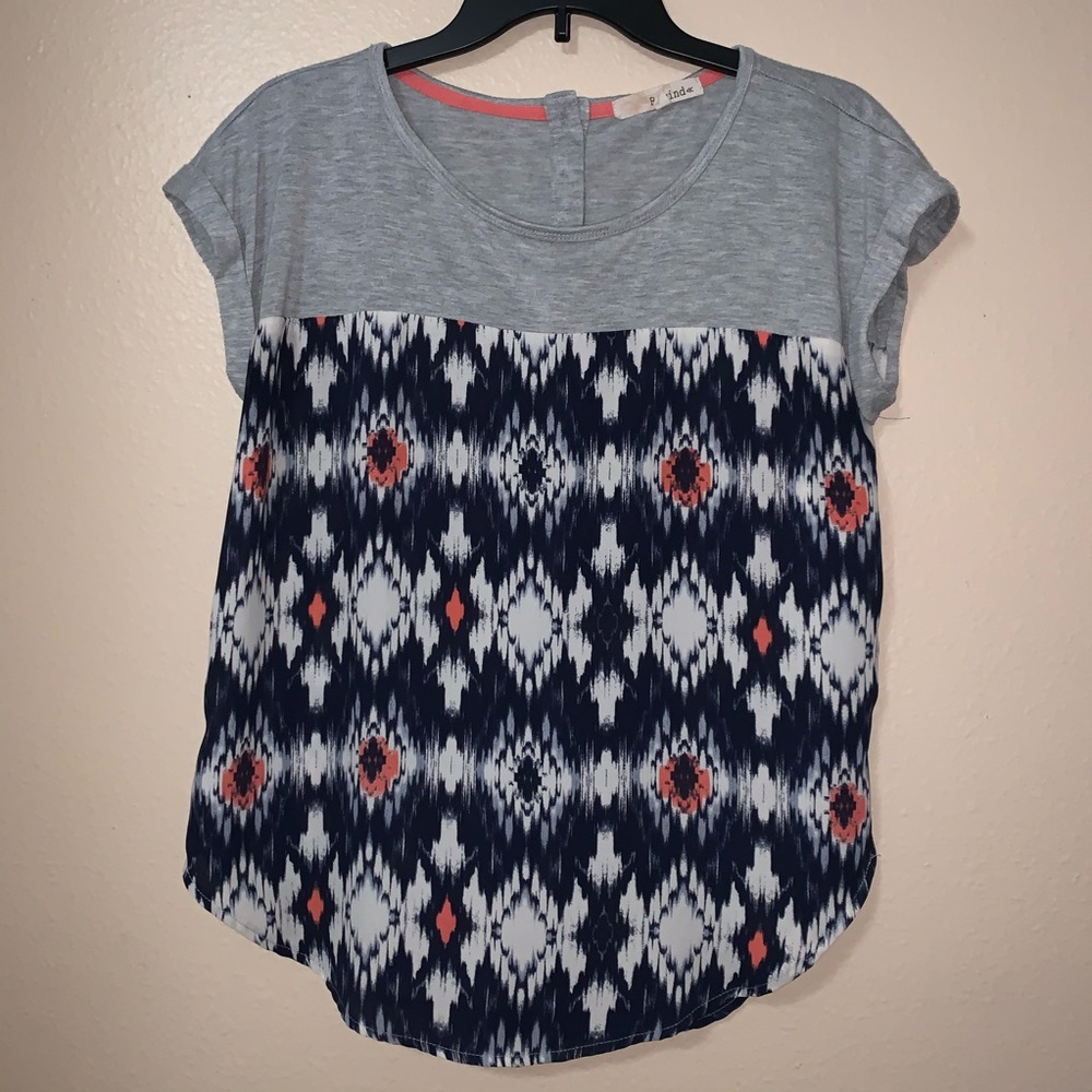 ✨ Rewind Patterned Shirt Size Medium